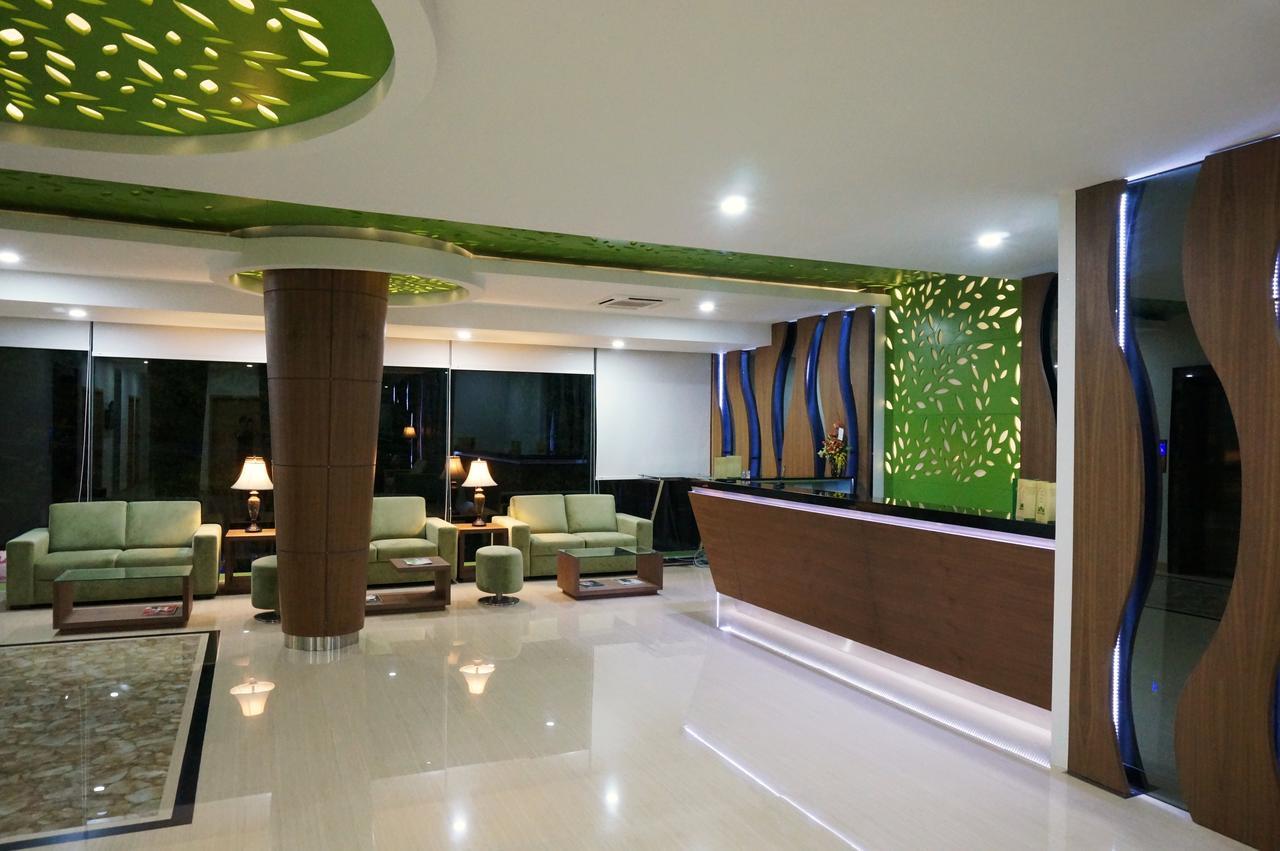 Green Eden Hotel Manado Esterno foto